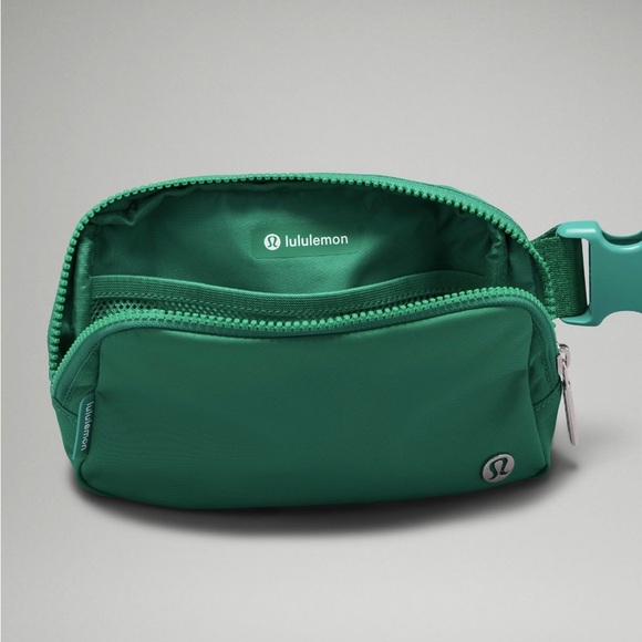Lululemon Everywhere Belt Bag 1L- Emerald Ice - Picture 8 of 9